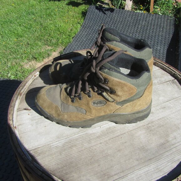 vtg vasque leather hiking boots brown green suede sz 10 main image 9